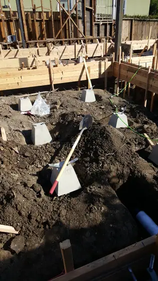 Raised foundation — site photo 4