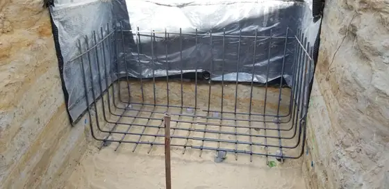 Retaining wall — site photo 1