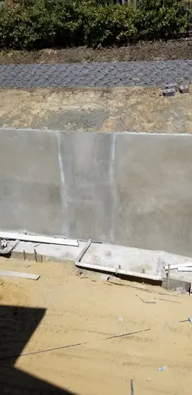 Retaining wall — site photo 13